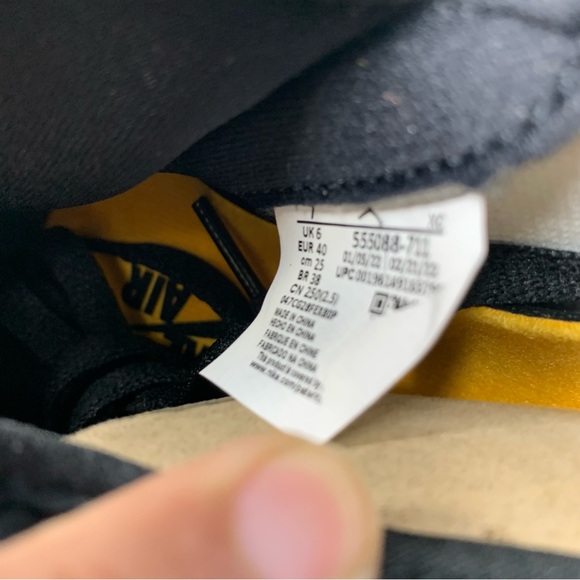 Nike Air Jordan 1 high Men’s size 7 Yellow toe retro og black taxi rare sneakers - Picture 3 of 8